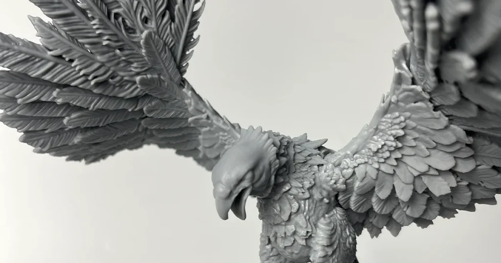 action figure criado com resina 3d cure abs-like. águia cinza feito com resina de alta qualidade e resistencia